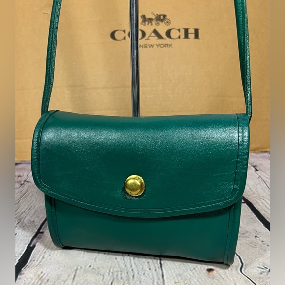 Vintage Coach Chrystie 9892 Crossbody Bag RARE JADE Green Leather NICE COND! - Picture 1 of 14